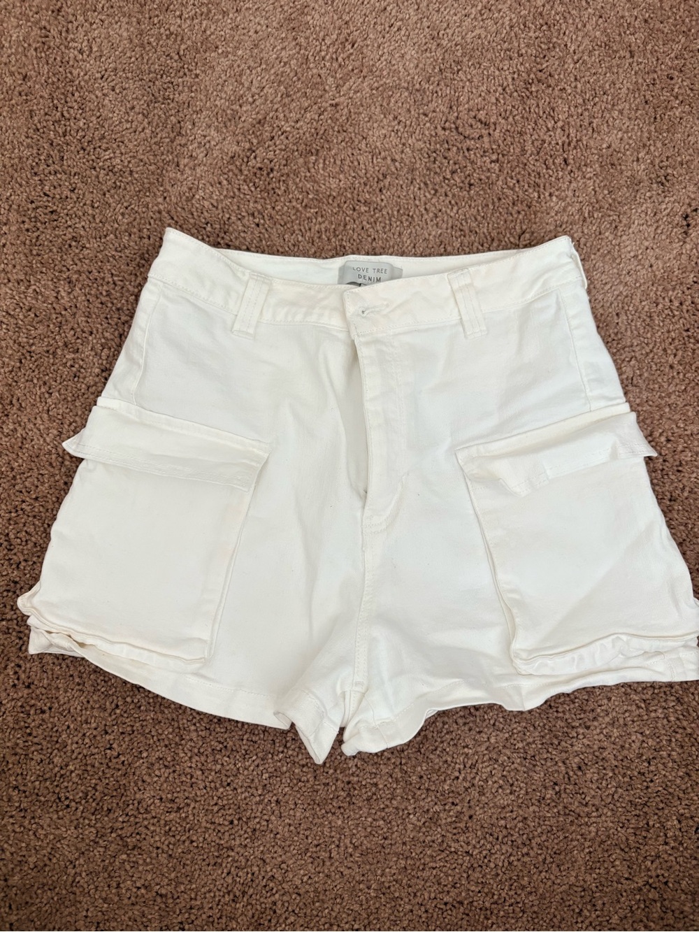 Love Tree White Cargo Pocket Women's Shorts